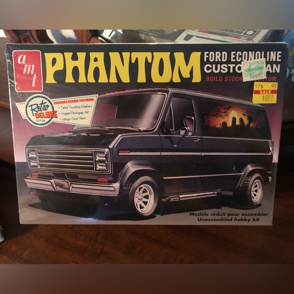 AMT Model Kit - Retro Deluxe Edition! 
Ford Custom Van!
Phantom!
New n Box!
